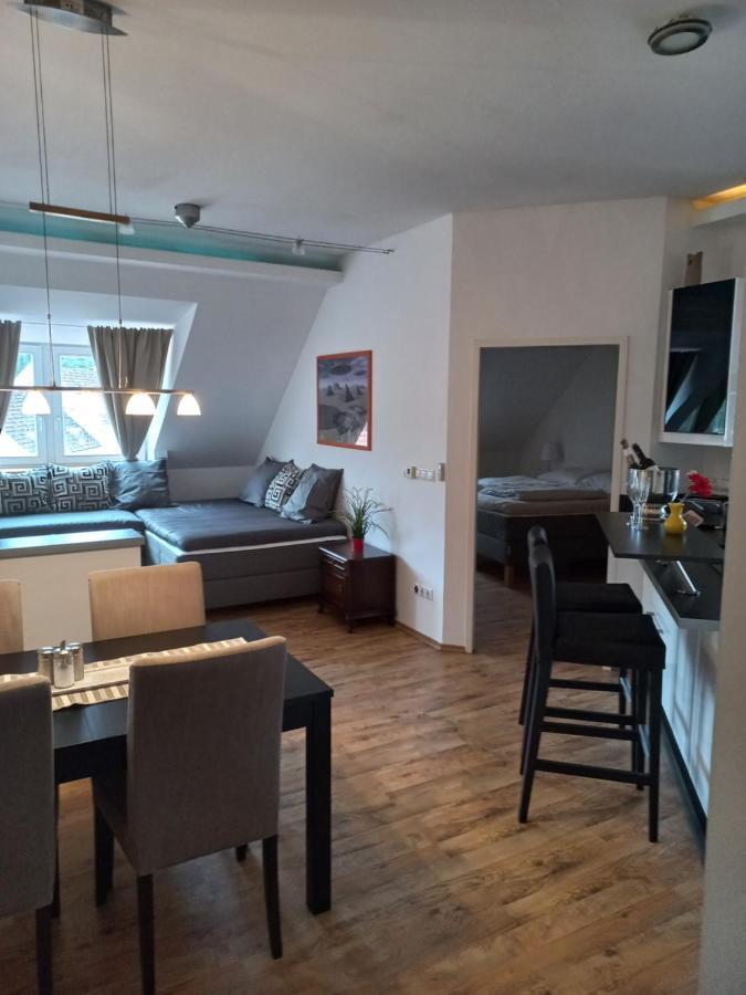 A-M Condominium Veszprém Exteriör bild